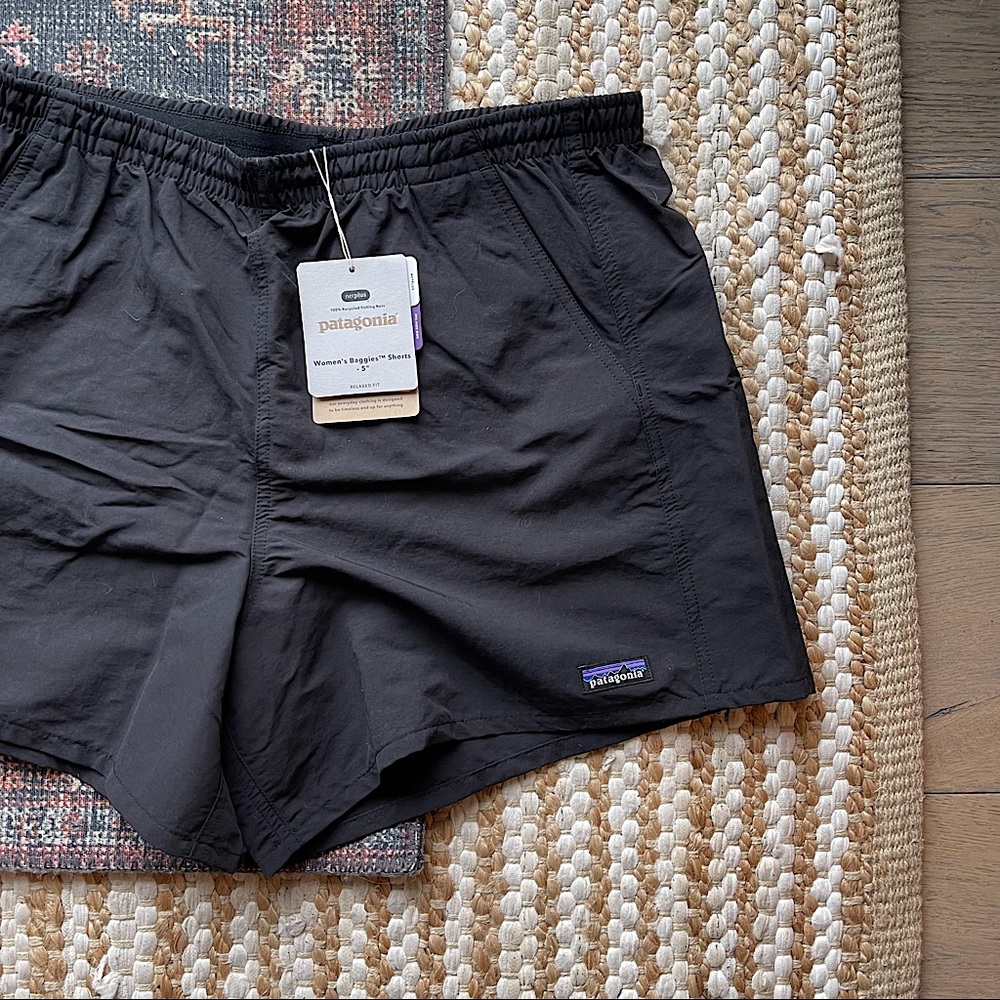 Patagonia Women's Baggies 5" Shorts L Large Black BLK
